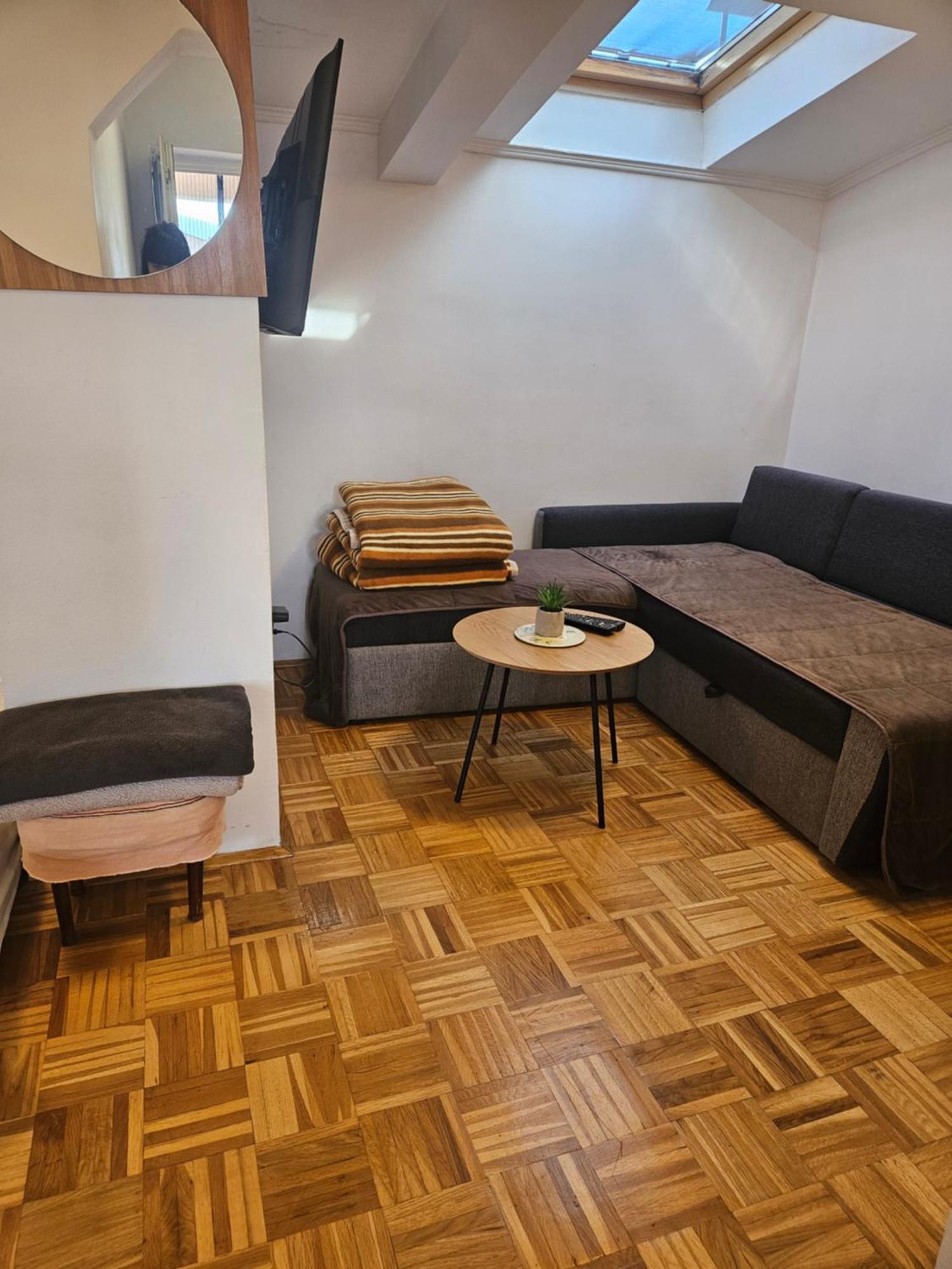 Apartman Ellye Lukavica Exterior photo